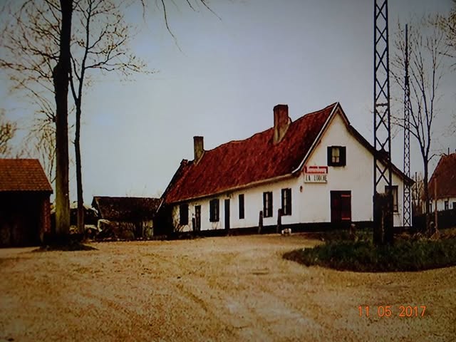 CAFÉ-ÉPICERIE-BOULANGERIE-CABINE PUBLIQUE